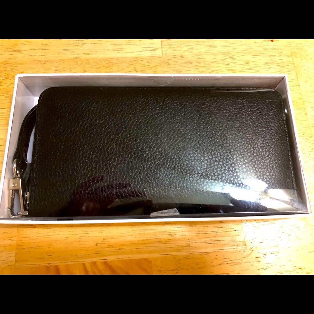 Genuine Black Pebbled Leather Zipper Wallet Wristlet